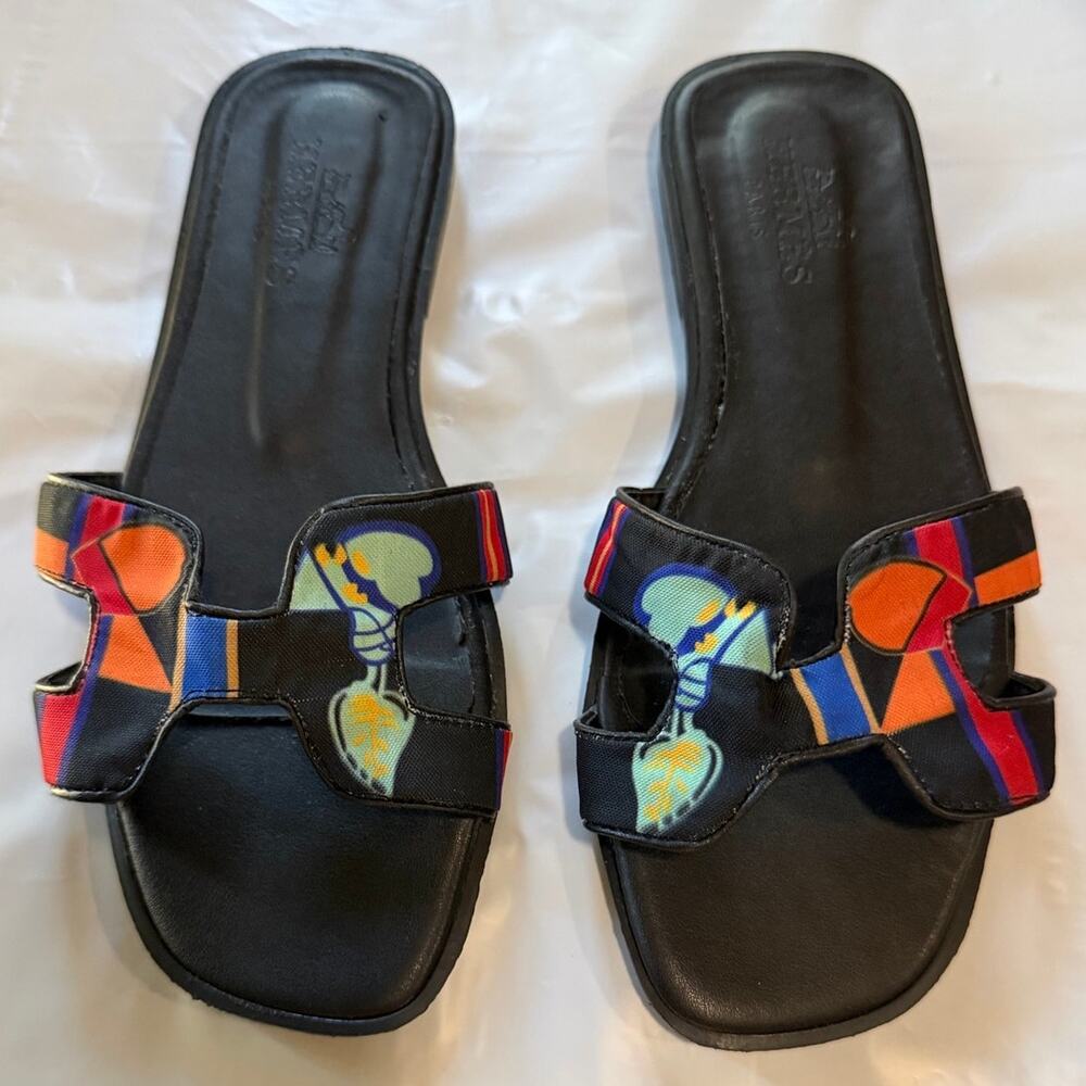 Hermès Oran-Harnais de cheval Muli-Color Print Silk Canvas H-Cutout W EU 38 US 8